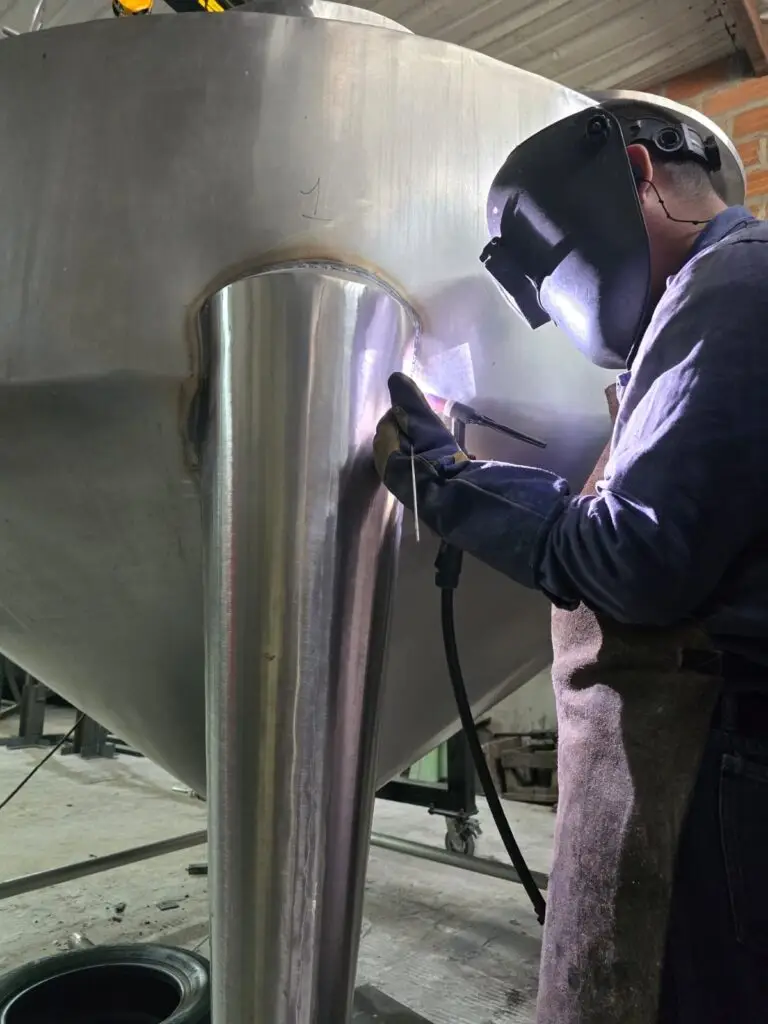 Fabricación de tanques en acero inoxidable