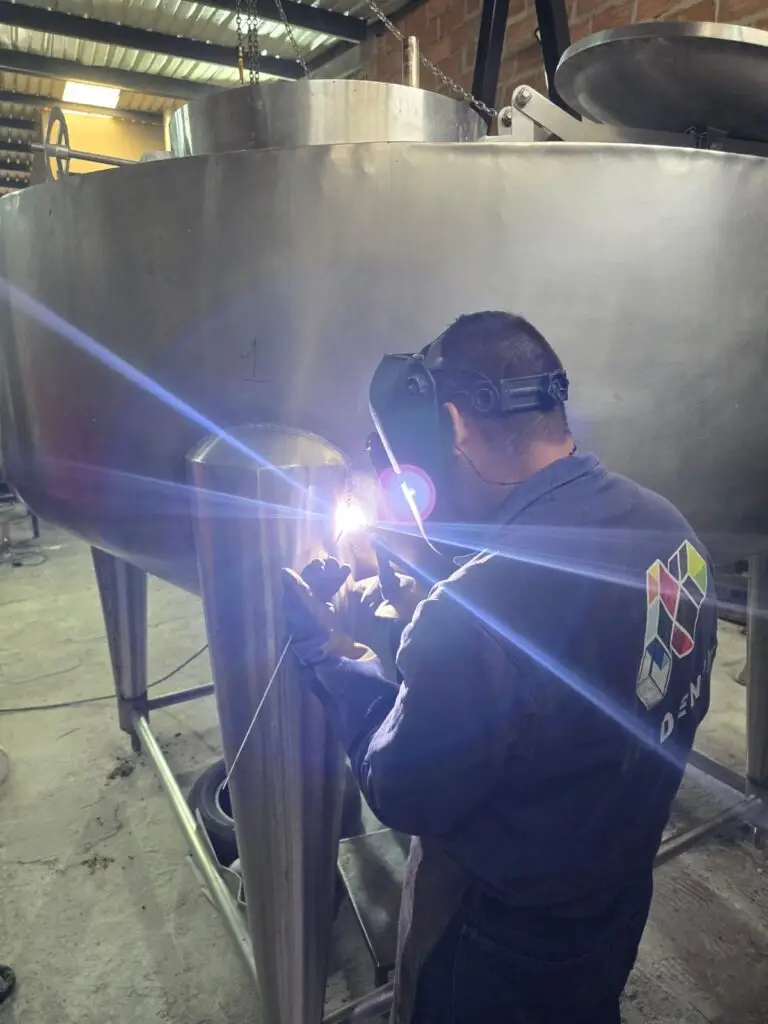 Fabricación de tanques en acero inoxidable
